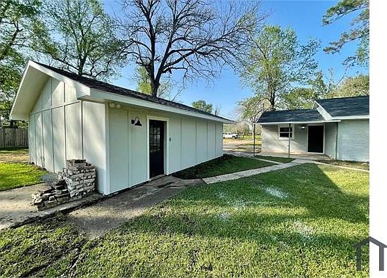 4th image of 3012 Terry Ln