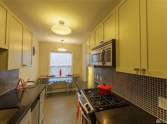 5th image of 325 Harvard Ave E APT 501