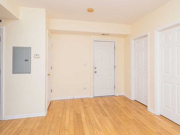 2nd image of 3101 W Lawrence Ave #2