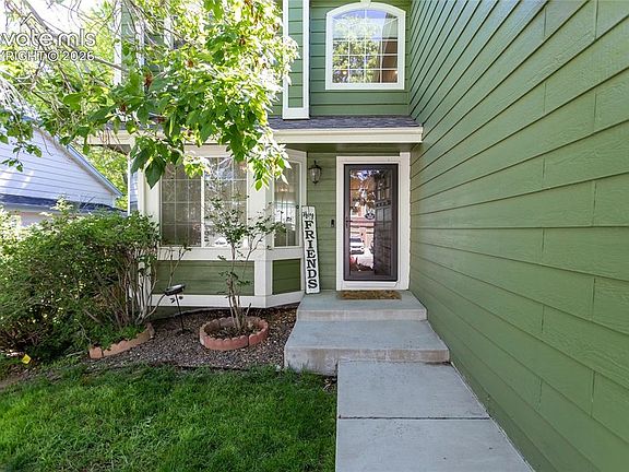 2nd image of 380 Dunhill St