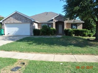 1045 Magnolia Ln, Cedar Hill, TX 75104