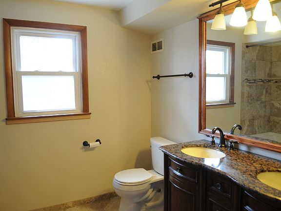 5th image of 10137 W Vienna Ave