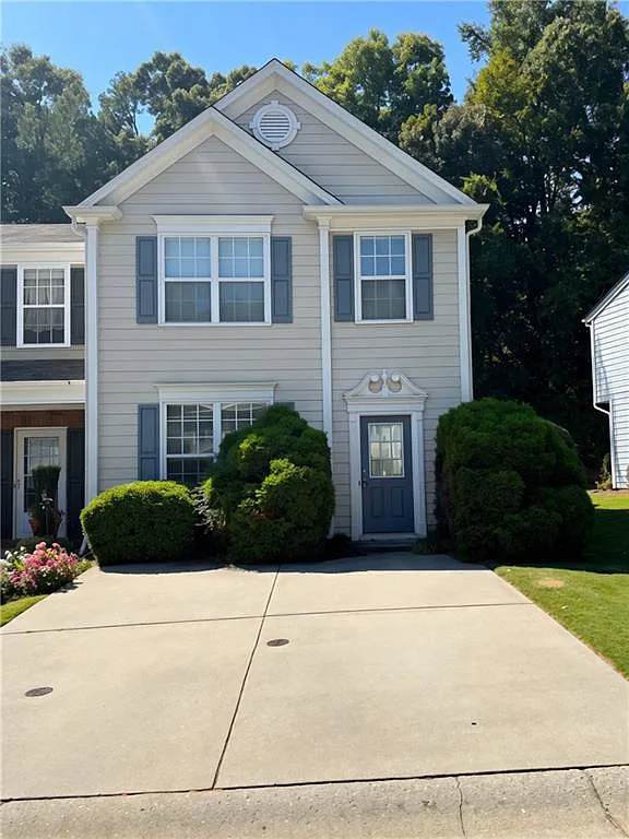 3 bed, 2.5 bath, 1902 sqft, $1,950 — Photo 2