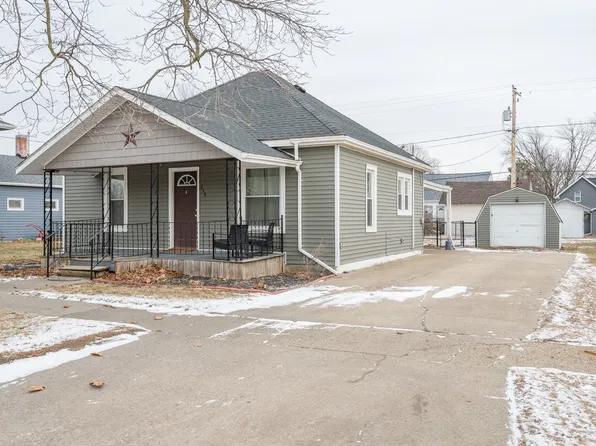 215 S Main St, Baxter, IA 50028