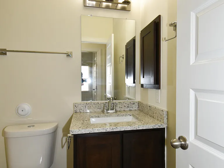 902 Bromyard Dr — Photo 30