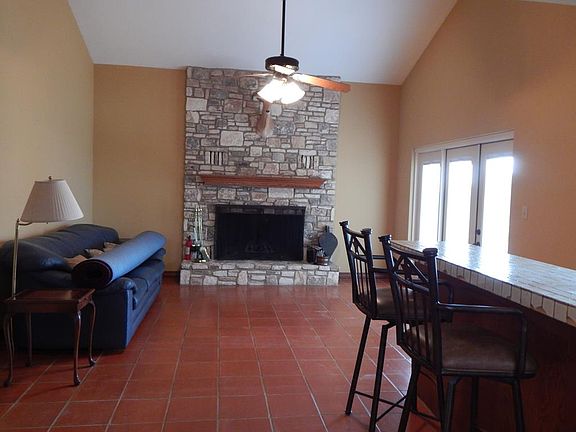2nd image of 134 Crockett Dr