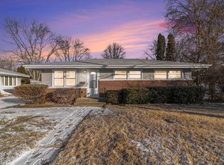 102 Crestview St, Crown Point, IN 46307