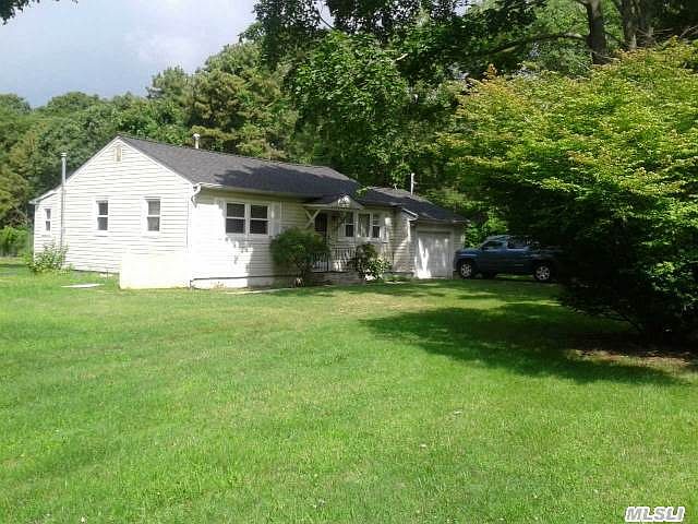1st image of 146 Bellport Ave