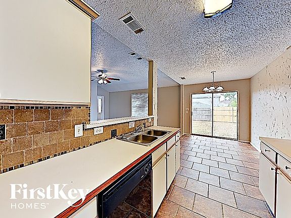4th image of 225 Tulane Dr