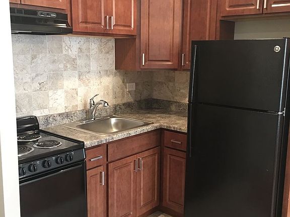 3rd image of 1023 W Argyle St APT 216