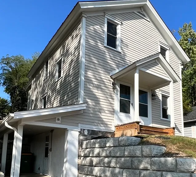 714 Maple St W #B — Photo 1