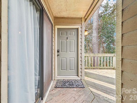 4th image of 1606 Sharon Rd W APT 40