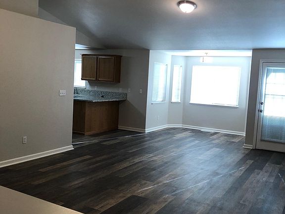 5th image of 1307 Chichester Dr