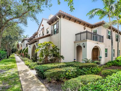 8274 Cascada Isles Drive, Hollywood, FL, 33024