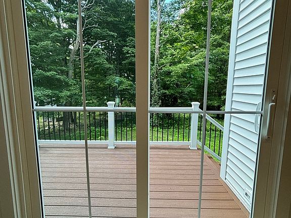 5th image of 15 Mount Auburn St