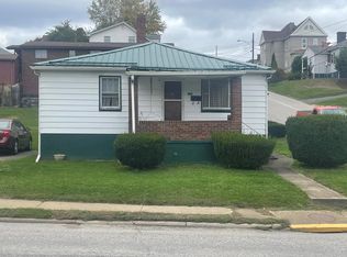 608 12th St, Moundsville, WV