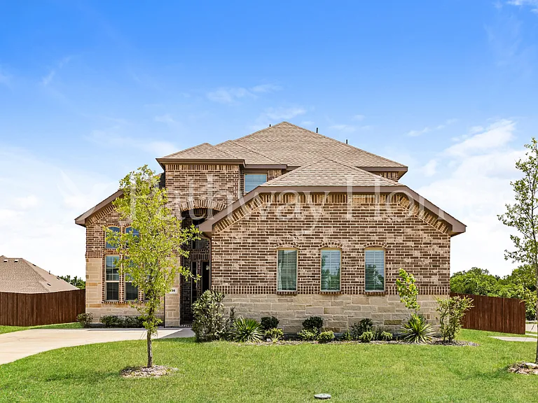 838 Poppie Ln — Photo 1