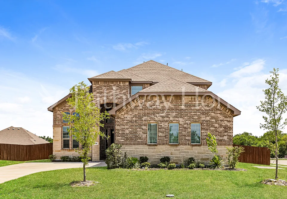 838 Poppie Ln