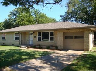 4107 Fairview Rd, Bartlesville, OK 74006