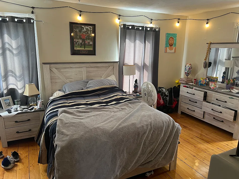 184 Aspinwall Ave #2
