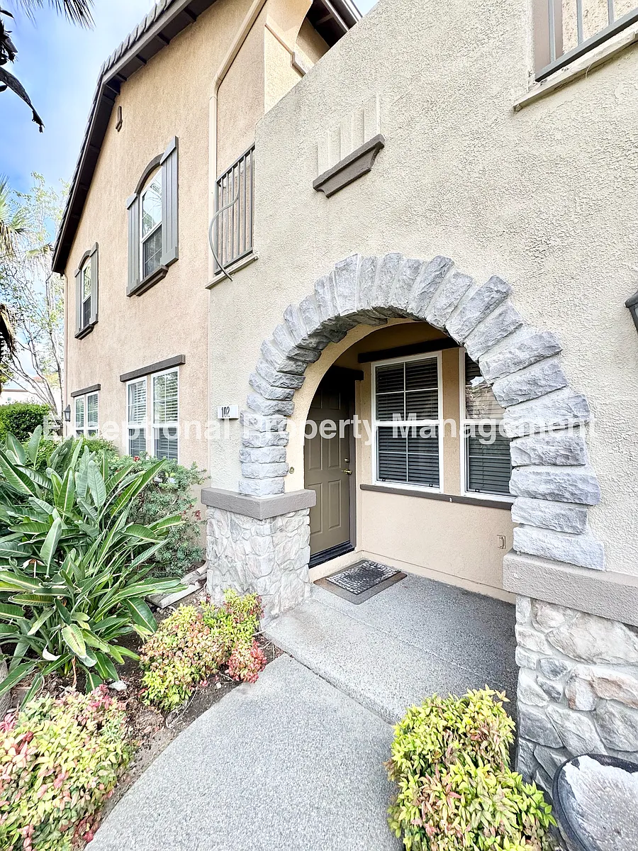 Building Photo - 7353 Ellena W #102