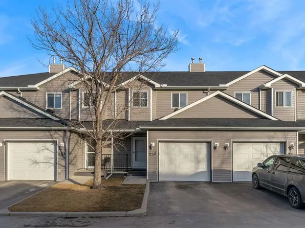 256 NW Taracove Pl NE, Calgary, AB T3J 4T4