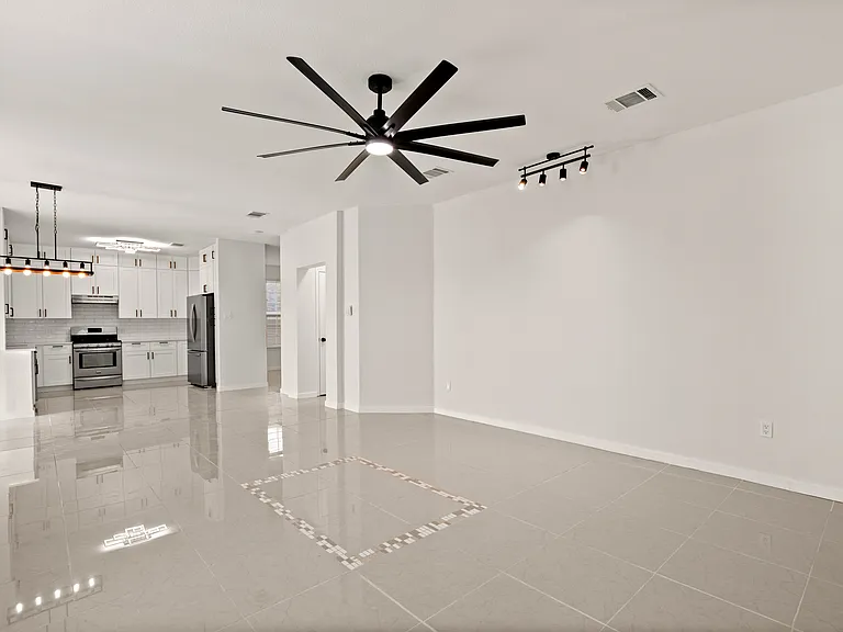 2011 Monica Ln — Photo 7