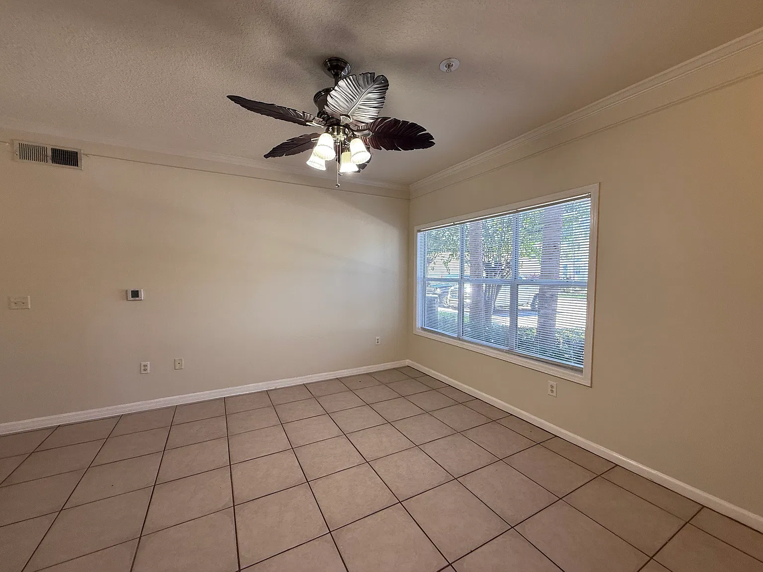 2 bed, 1048 sqft, $1,400 — Photo 4
