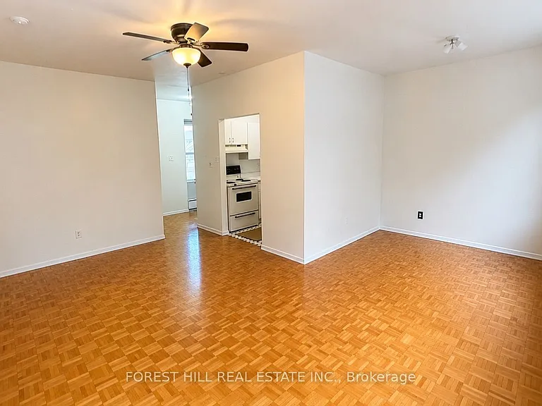 126 Dundas St E #301 — Photo 9