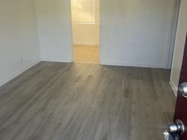 538 Stepney St #4 — Photo 6