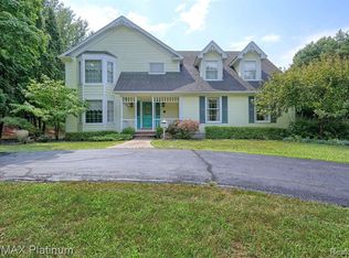 11385 Oregon Cir, Fenton, MI 48430