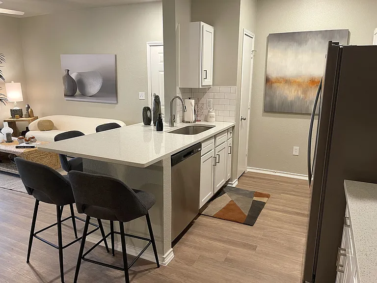 Nova Vista Apartments at Woodlake — Photo 6