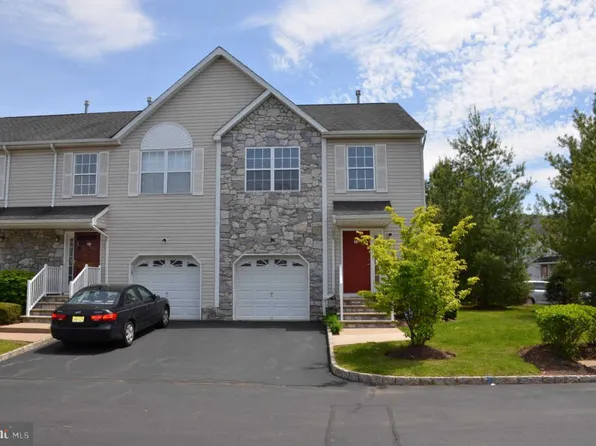 12 Dina Ln #2712, Somerset, NJ 08873