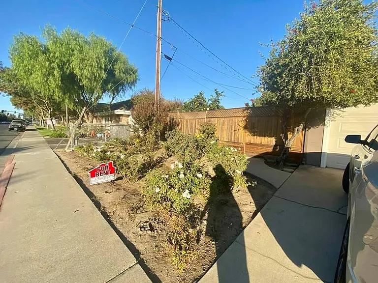 801 Runyan Dr — Photo 6