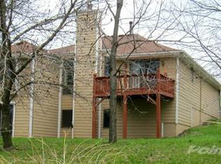 3908 Mallard Ct, Saint Joseph, MO 64506