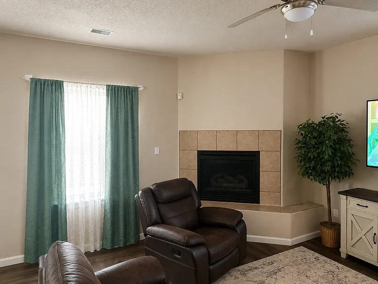 10447 Calle Rosa NW — Photo 8