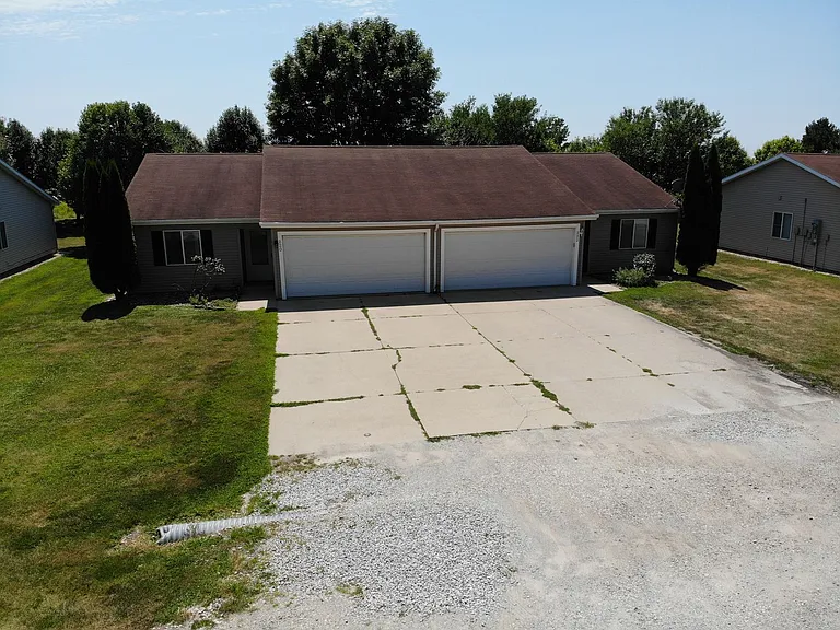 226-228 Haws Dr — Photo 35