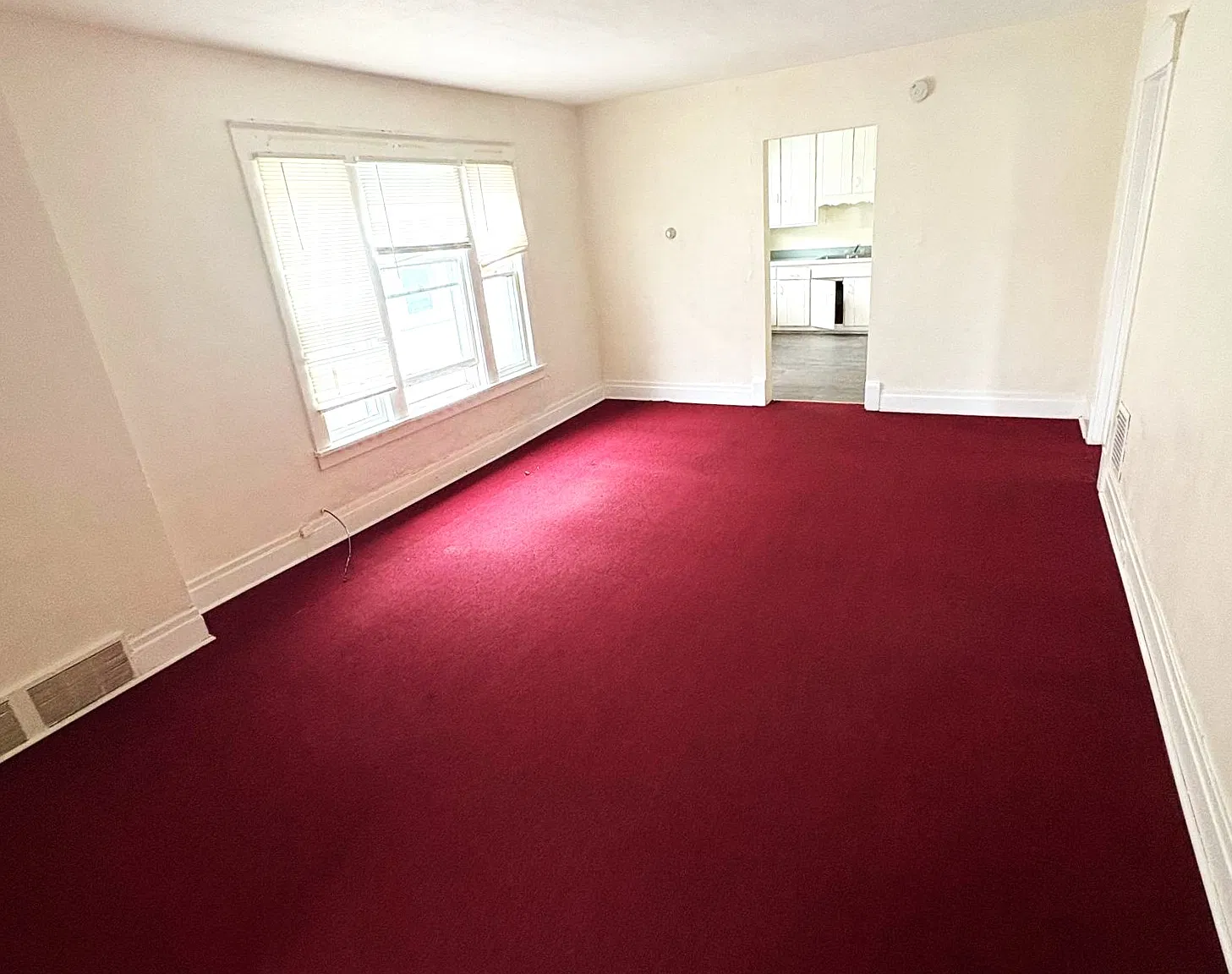 3 bed, $1,000 — Photo 4