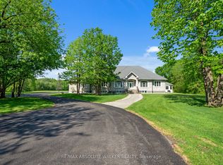 2501 Kearns Way, Ottawa, ON K4P1R9
