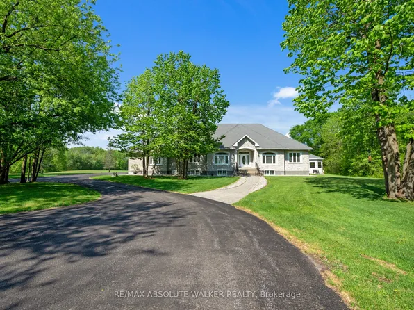 2501 Kearns Way, Ottawa, ON K4P 1R9