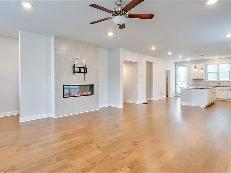 2510 Great Silver Fir Aly — Photo 9