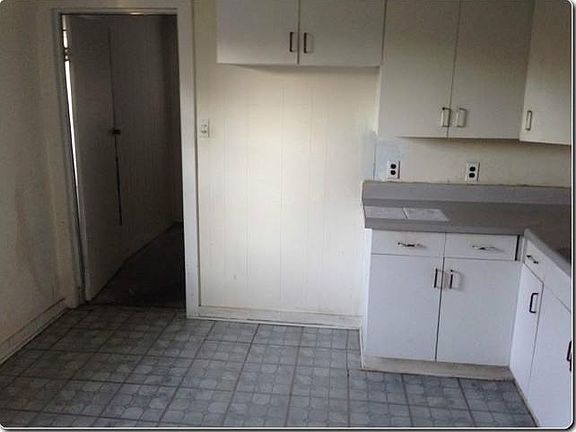 3rd image of 2701 Cayce Dr