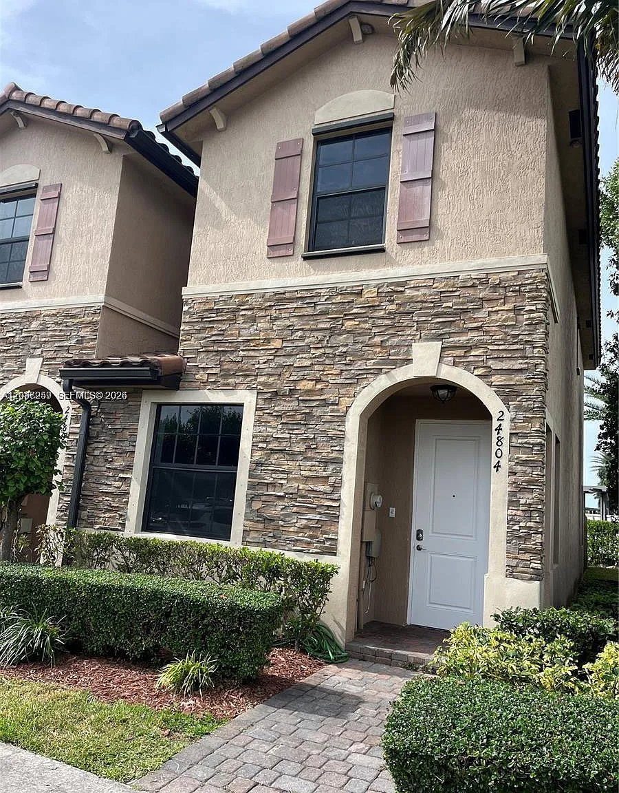 3 bed, 2.5 bath, $2,600 — Photo 1