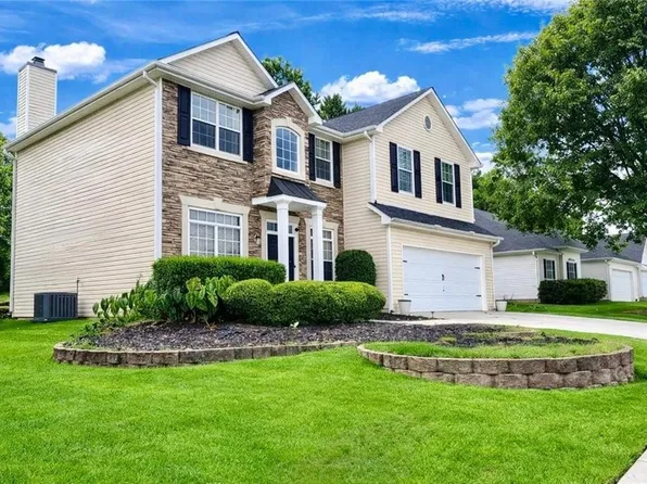 11993 Red Ivy Ln, Fayetteville, GA 30215