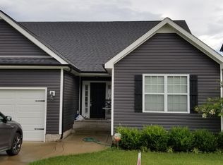565 Falkland Cir, Clarksville, TN 37042