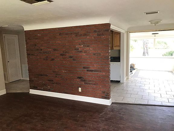3rd image of 4650 86th Ave