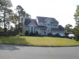 6 Rhi Ct, Centereach, NY 11720
