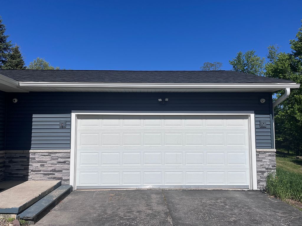 1380 Bertram St - Property Image