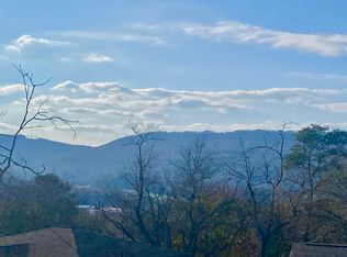 561 Whitehall Rd, Chattanooga, TN 37405