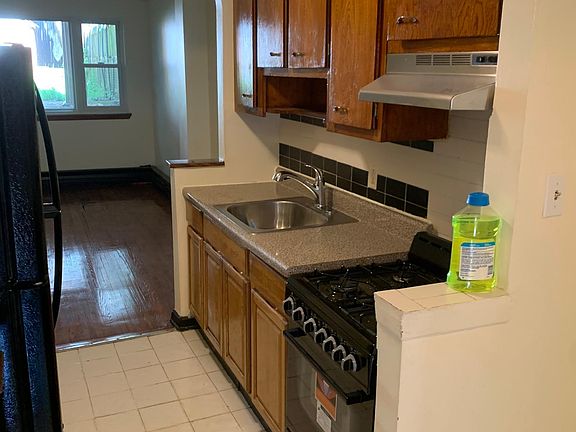 2nd image of 2555 Radcliff Ave Floor 1